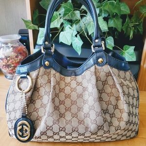 GUCCI🌺AUTHENTIC signature GG WEB SUKEY HOBO